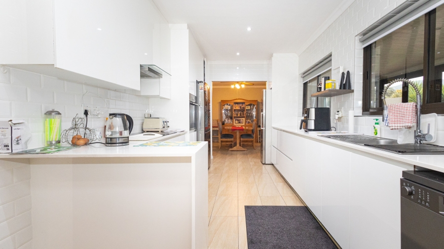 3 Bedroom Property for Sale in Panorama Western Cape